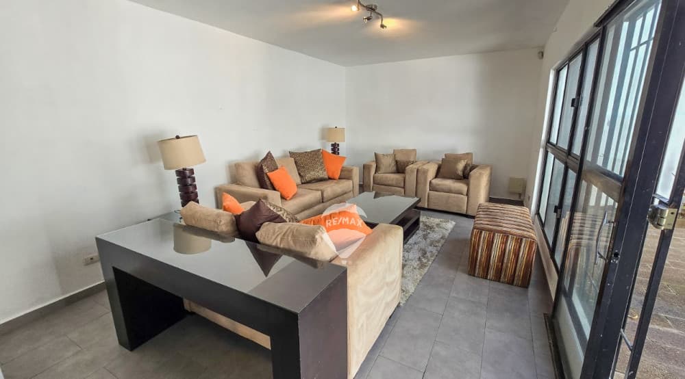 ALQUILO CASA AMUEBLADA EN COLONIA ESCALON, PASAJE PRIVADO