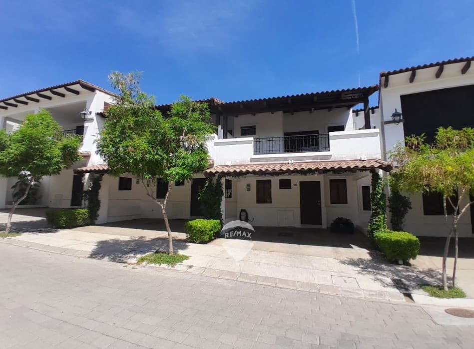 CASA EN RES. SAN ANDRES (ATRAS RAMBLAS SAN MIGUEL) EN VENTA
