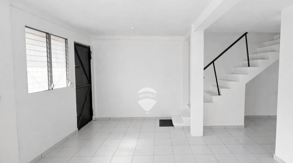 CASA  AMPLIA EN SAN JACINTO EN VENTA 7 HABITACIONES