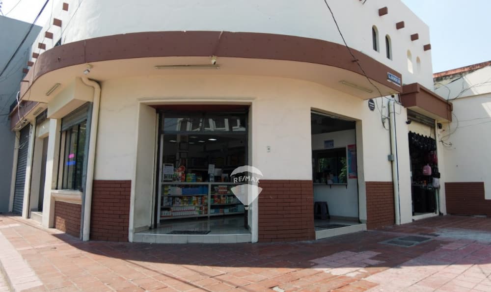 PLAZA  COMERCILA EN VENTA CENTRO DE SAN SALVADOR