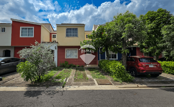 CASA EN VENTA EN JACARANDAS 1, LOURDES, COLON