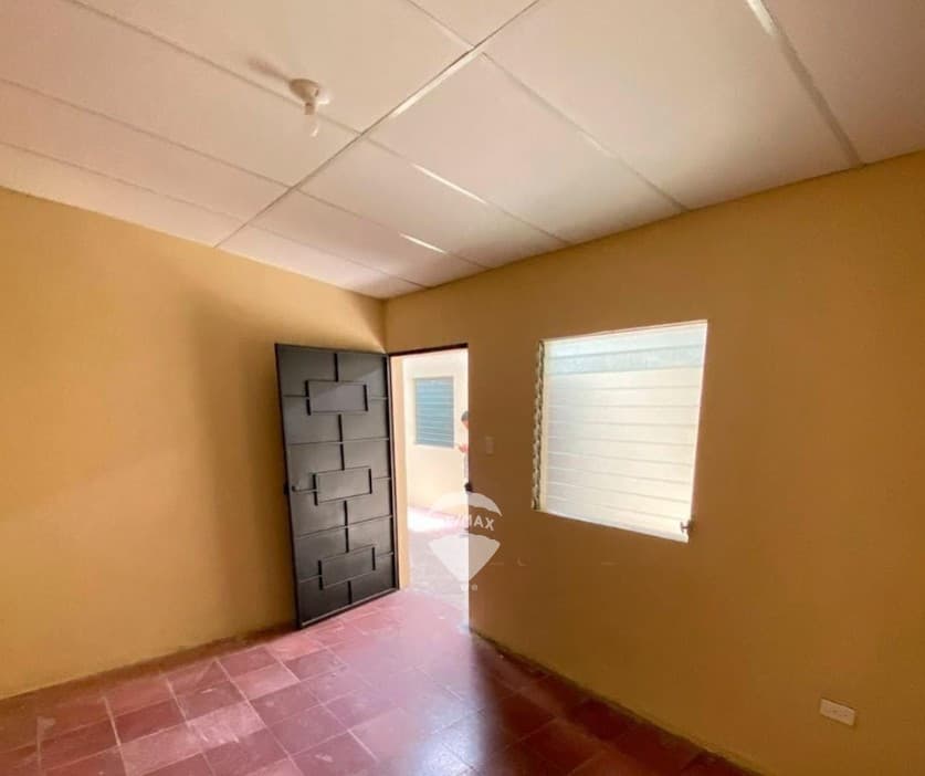 BONITA CASA EN LOTIF. EL NAZARENO VENTA EN SANTA ANA