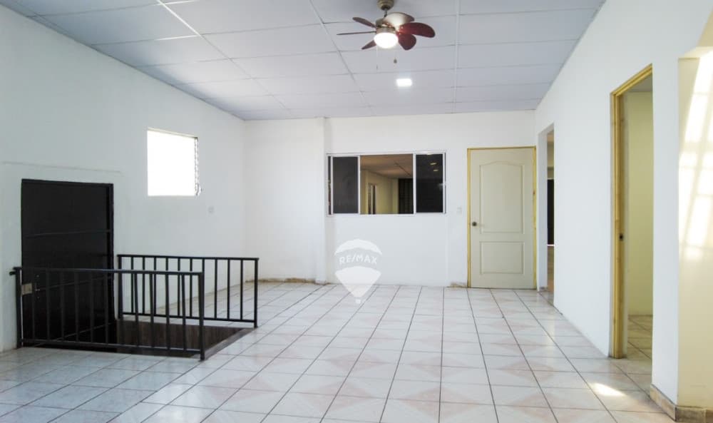 Casa Comercial en Venta | Residencial Santa Teresa, Merliot