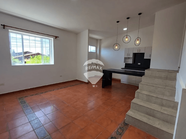 CASA PARA VIVIENDA U OFICINA FINAL PASEO GRAL ESCALON