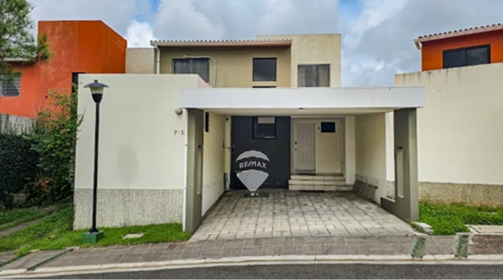ALQUILER DE CASA COMODA Y ACOGEDORA  - MIRAMAR