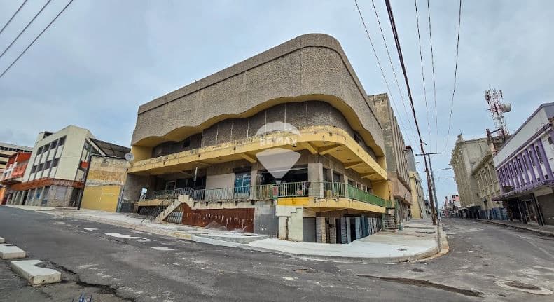 EDIFICIO 4 NIVELES EN VENTA CENTRO HISTÓRICO SAN SALVADOR.