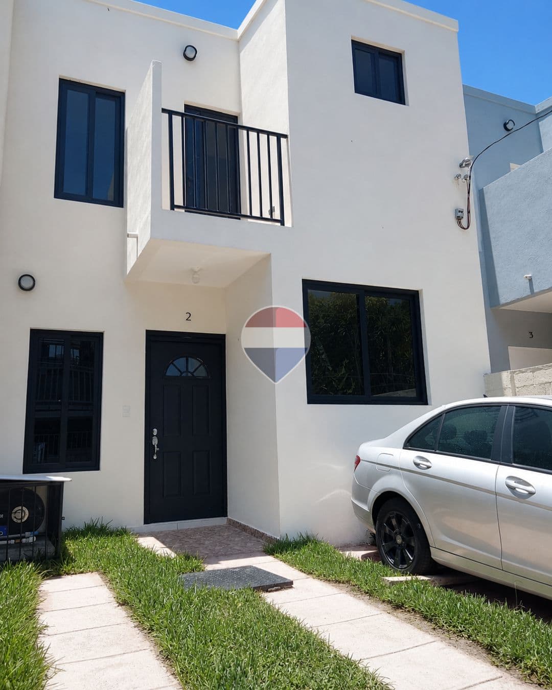Casa en alquiler para estrenar en Residencial Villa San Carlos | Escalón Norte