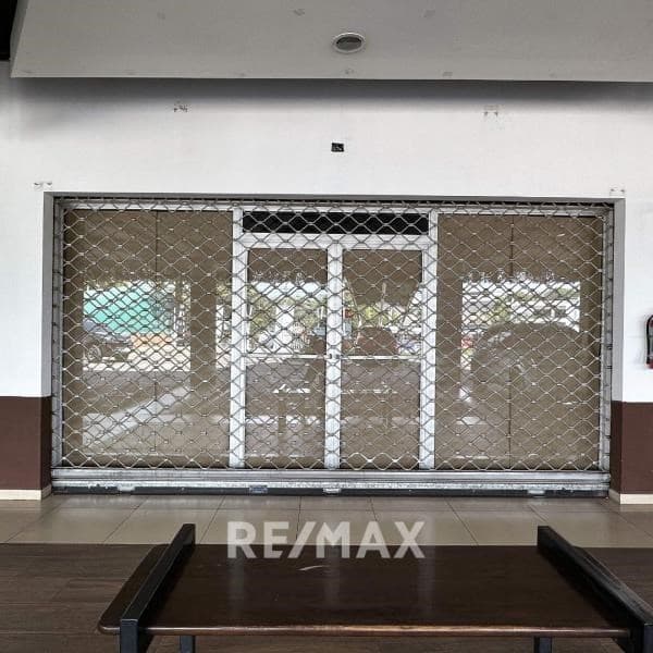 Local comercial disponible para alquiler en Plaza L´arista en Sonsonate (REF. A05)