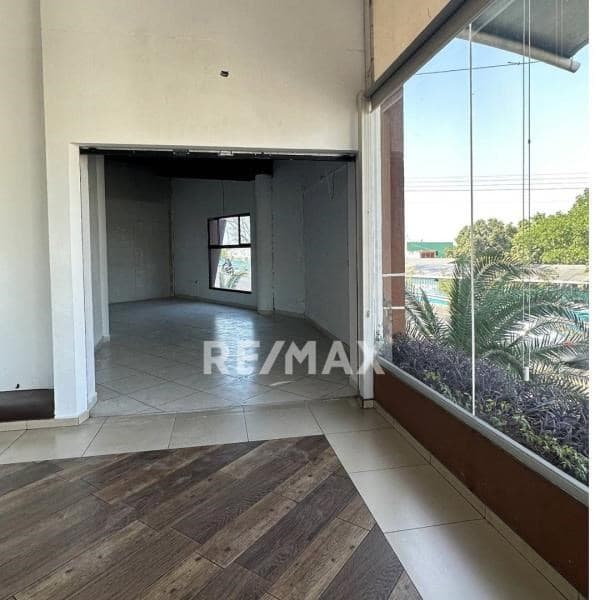 Local comercial disponible para alquiler en Plaza L´arista en Sonsonate (REF. B09)