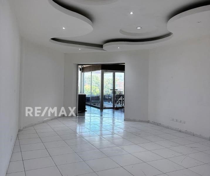 Local comercial disponible para alquiler en Plaza L´arista en Sonsonate (REF. B08)