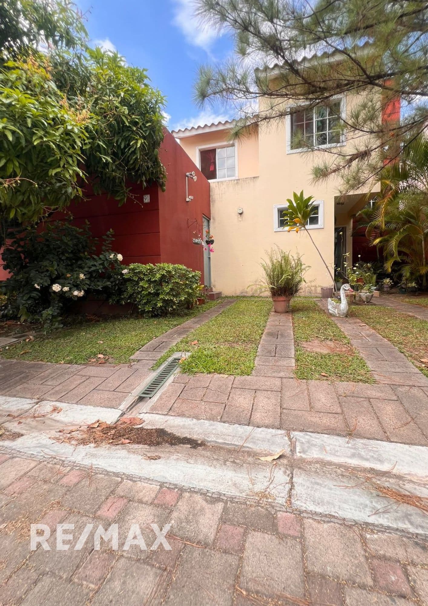 Casa en Venta – Residencial Las Arboledas, Lourdes (Los Cedros 2)