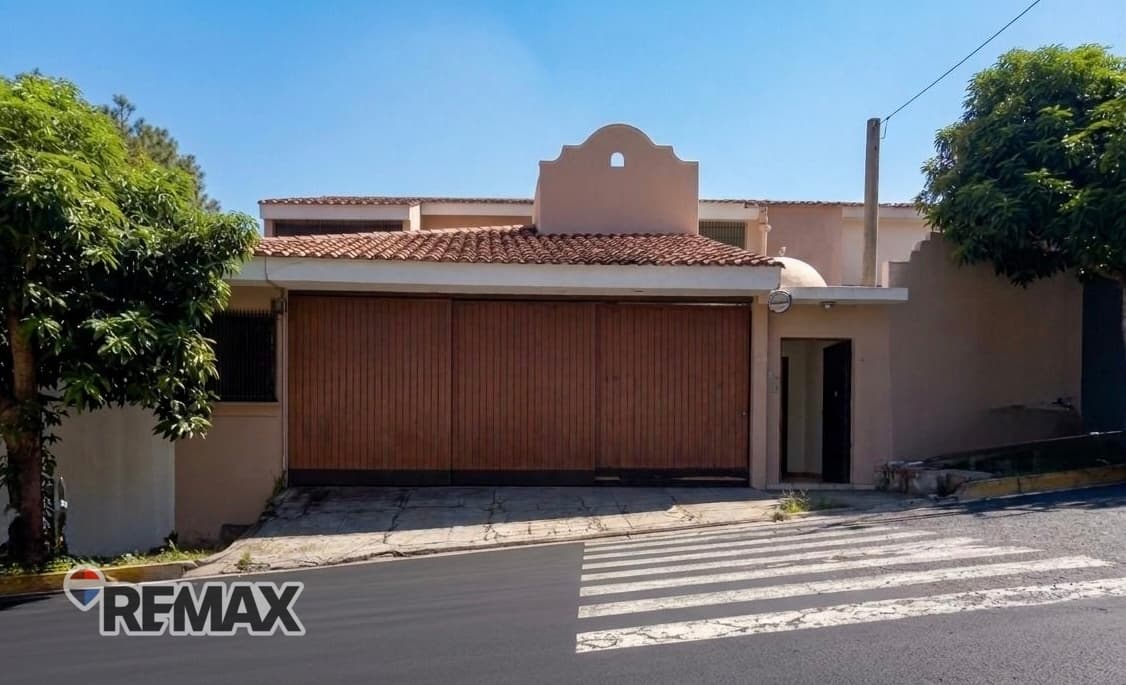EXCLUSIVA RESIDENCIA EN CUMBRES DE LA ESMERALDA, Antiguo Cuscatlán, La Libertad Este