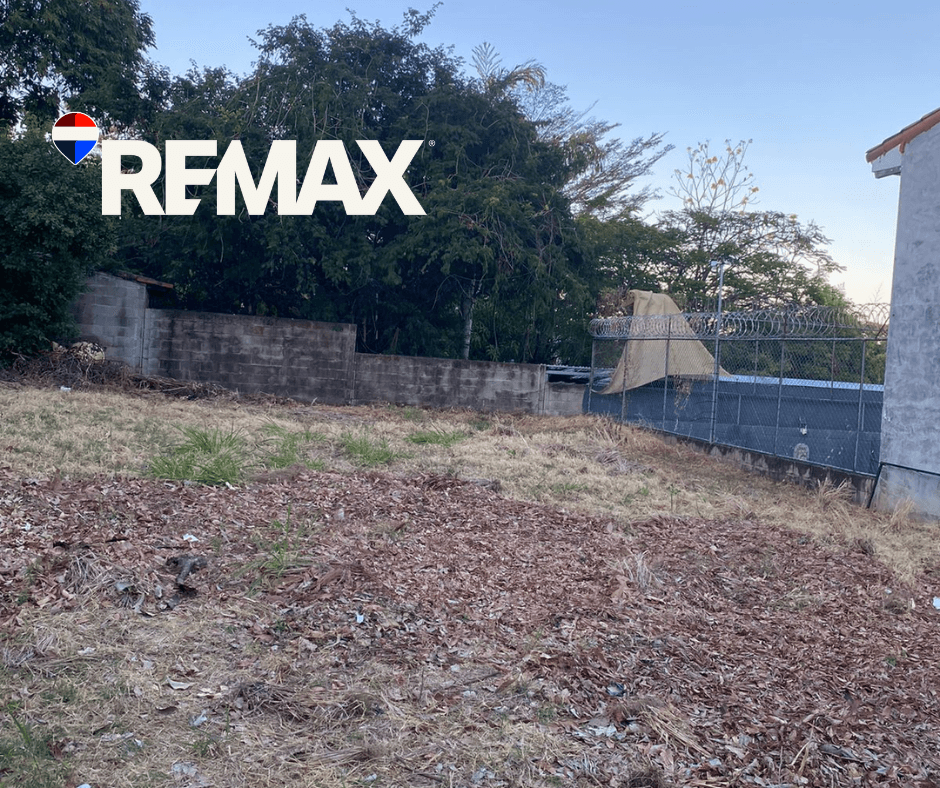 SE VENDE LOTE EXCLUSIVO en RESIDENCIAL EL BOSQUE, Santa Ana