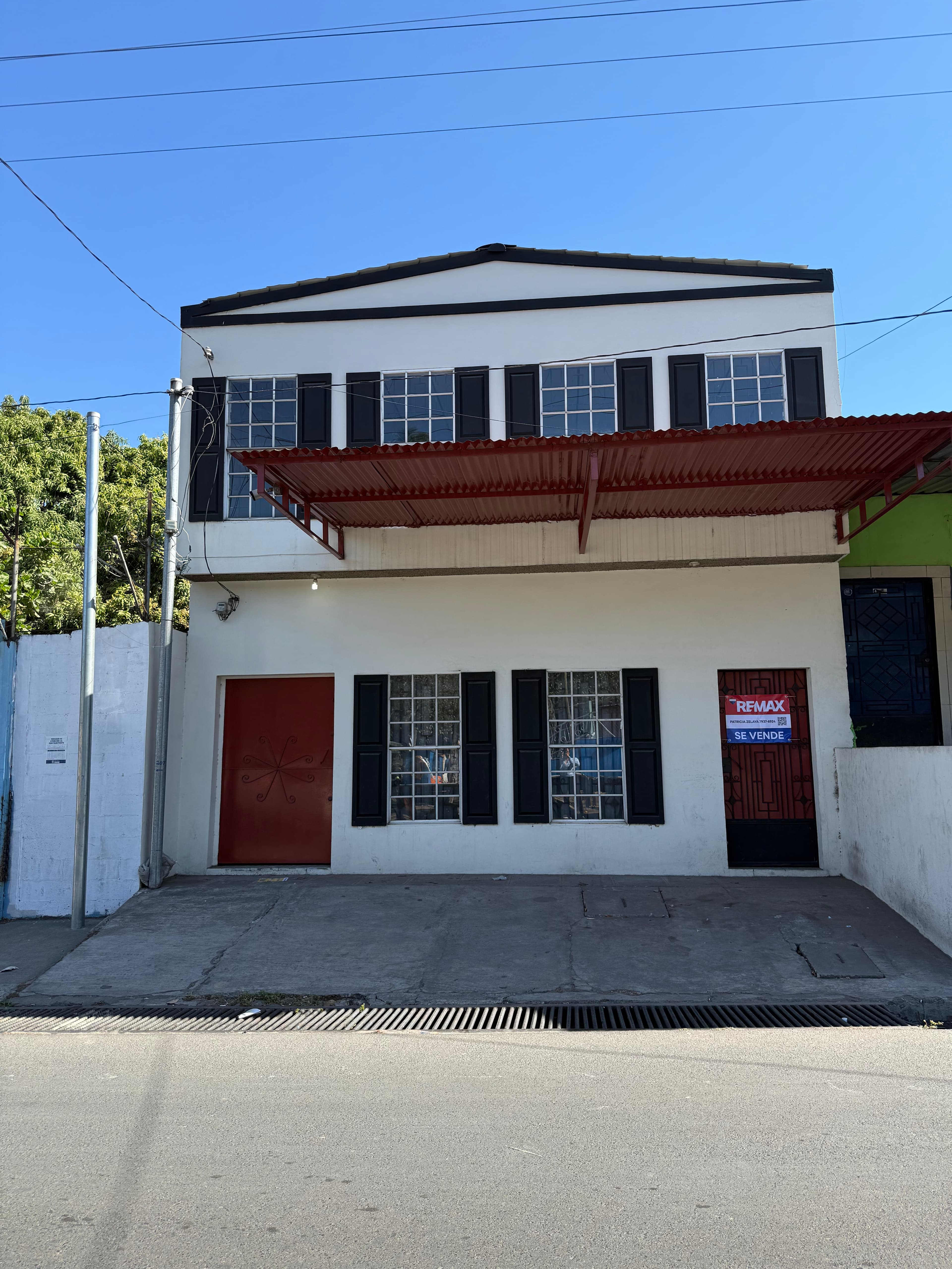 PROPIEDAD EN VENTA – OPORTUNIDAD ESTRATÉGICA PARA INVERSIÓN / OFICINAS EN LOURDES