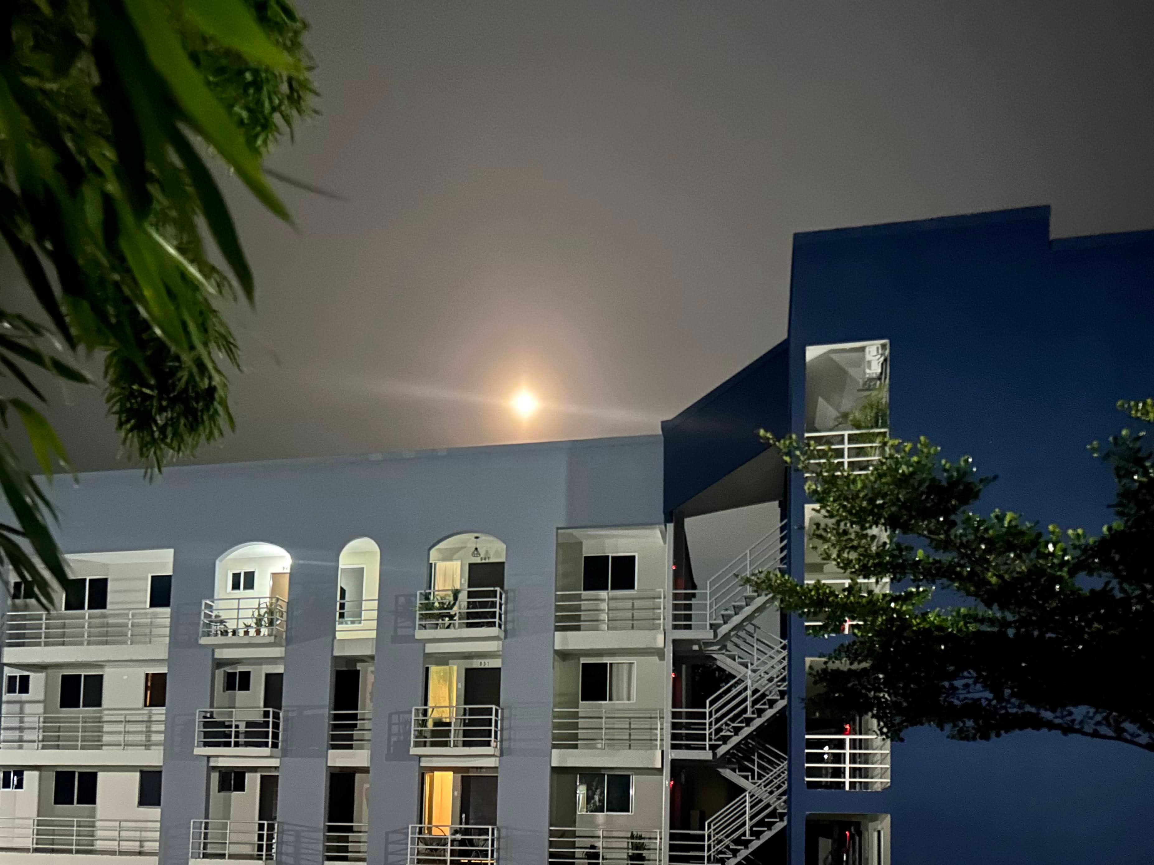 Apartamento completamente amueblado y equipado en Condominio Portal Los Nogales