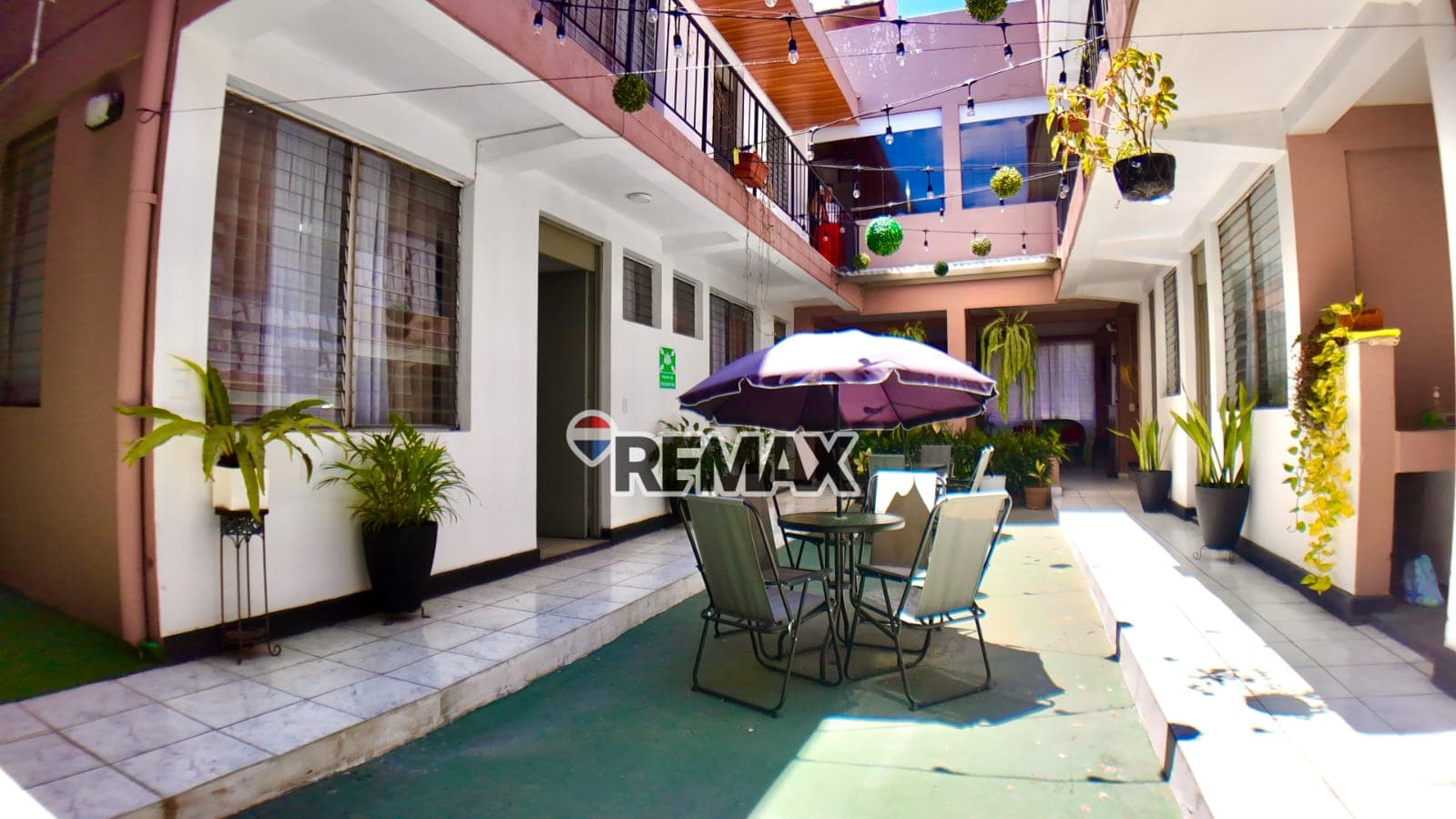 OPORTUNIDAD DE INVERSIÓN EN EL CORAZÓN DE SAN SALVADOR VENTA DE HOTEL/HOSTAL EN FUNCIONAMIENTO