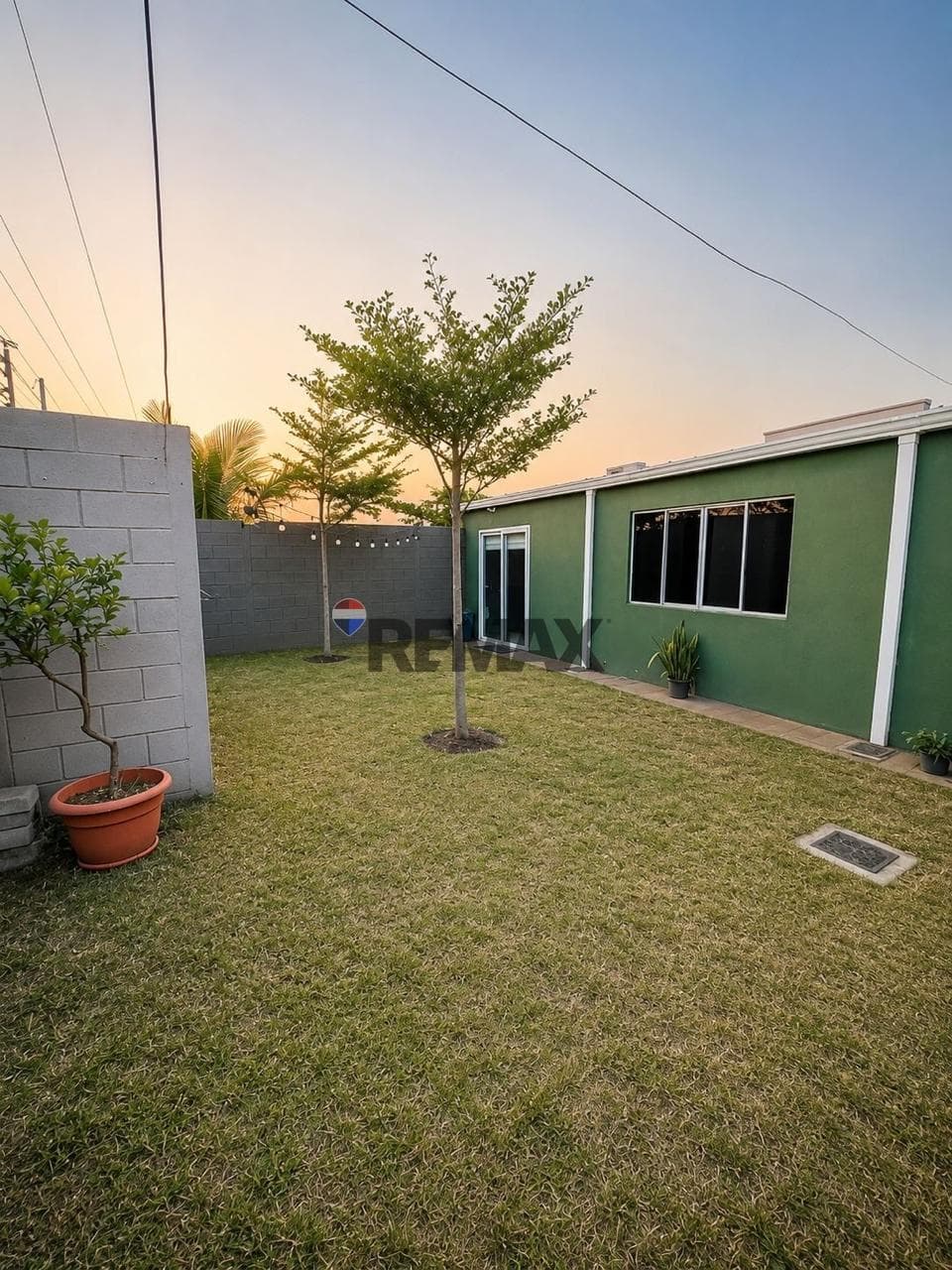 Propiedad con Dos Casas Independientes en Marsella, Q4 – Ideal para Inversión o Vivienda Familiar