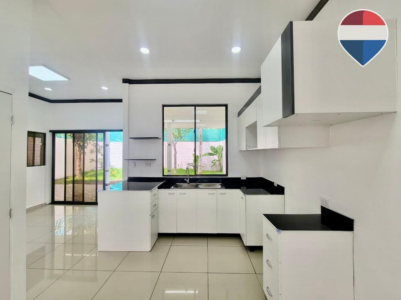 NEJAPA | CASA DE UNA PLANTA EN VENTA | 3 HABITACIONES CON BAÑO PRIVADO