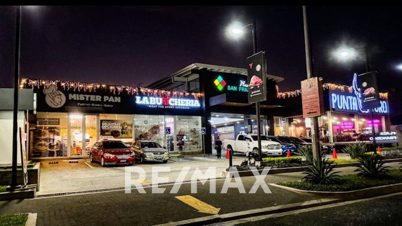 Se vende Local en Plaza San Francisco de 56.65m2, en San Salvador
